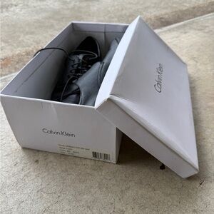 Calvin Klein Men's Gray Oxfords